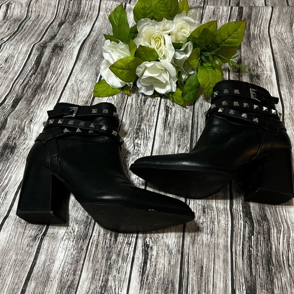 Steve Madden Shoes - Steve Madden Cala Black Leather Studded Boots
